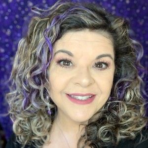 Meet your Posher, Lena